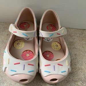 Mini Melissa Donut shoes size 10